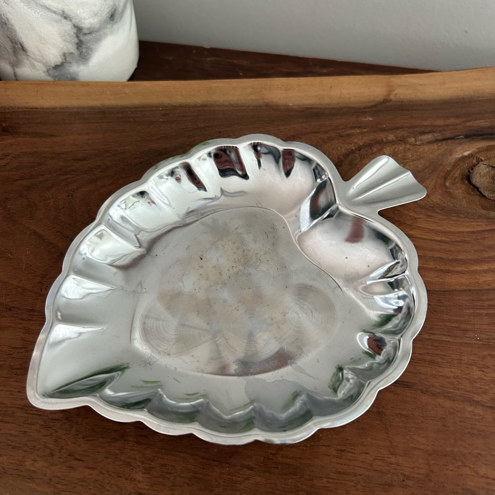 Vintage stainless steel Silver Leaf-Shaped Trinket Candy Dish